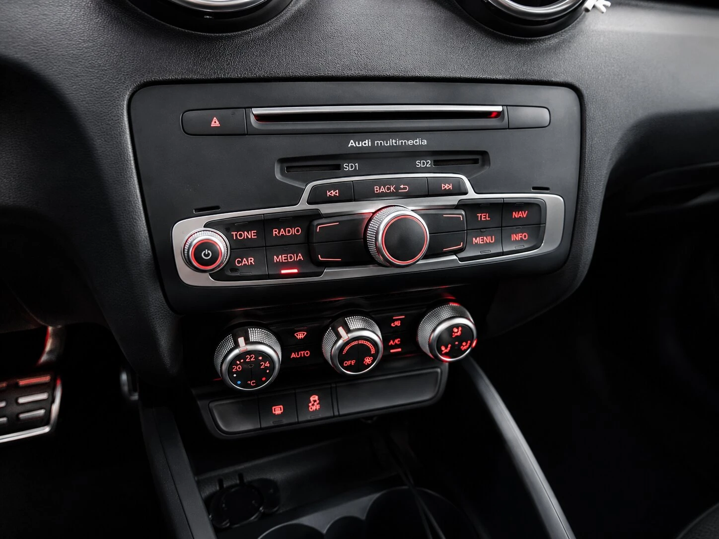 Audi A1 Sportback 1.0 TFSI Ultra S-Line, снимка 14 - Автомобили и джипове - 54986755