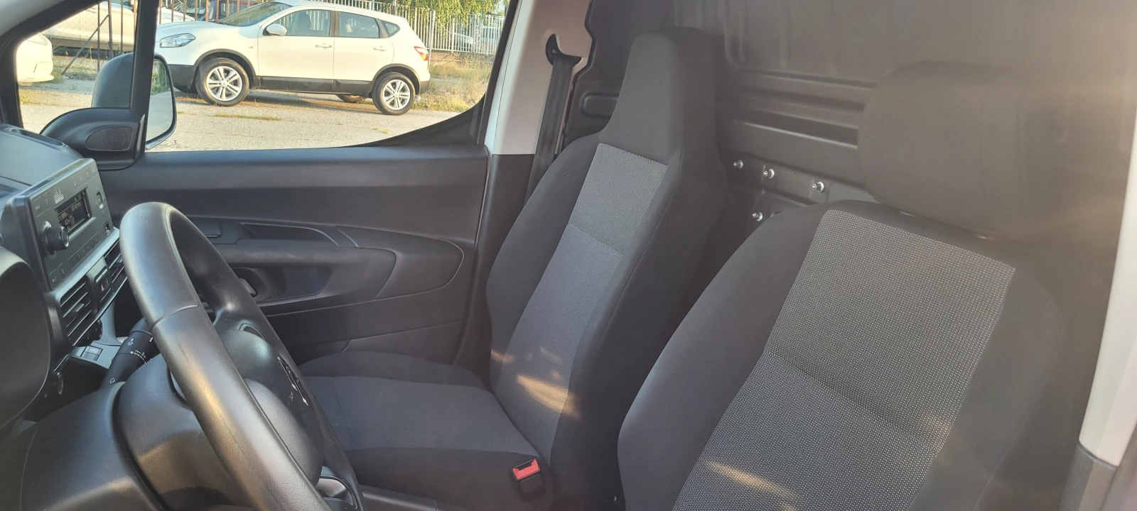 Citroen Berlingo Фургон, снимка 3 - Автомобили и джипове - 55044991