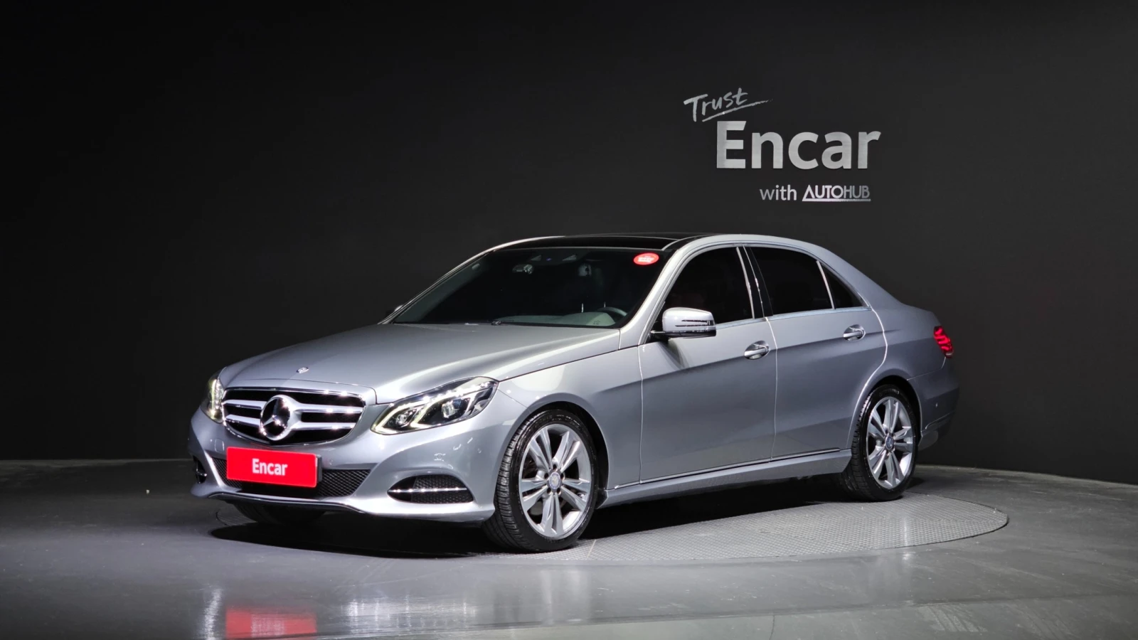 Mercedes-Benz E 300 * ПОДГРЕВИ * КАМЕРА * ПАНОРАМА * 