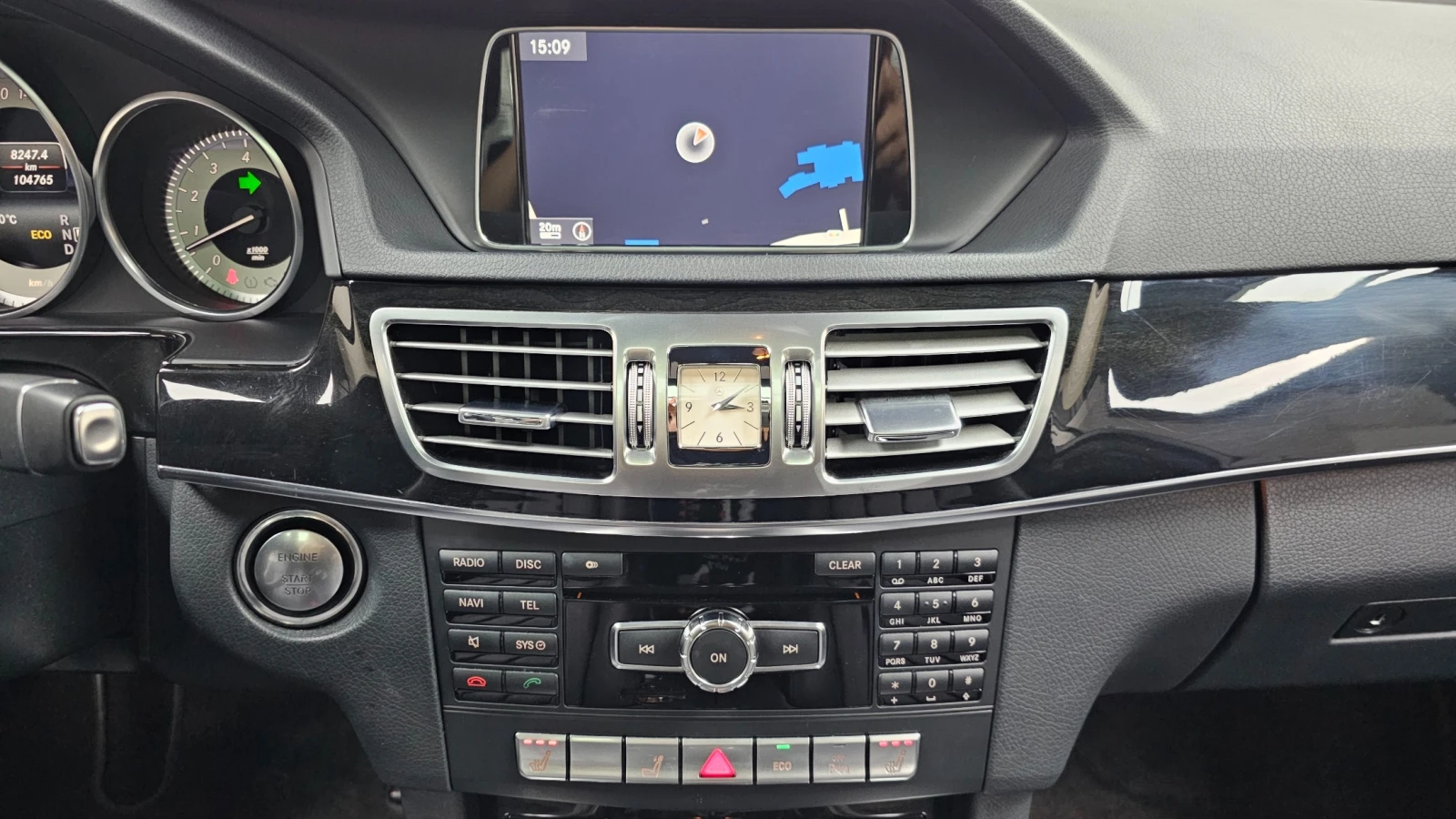 Mercedes-Benz E 300 * ПОДГРЕВИ * КАМЕРА * ПАНОРАМА * , снимка 15 - Автомобили и джипове - 55130092