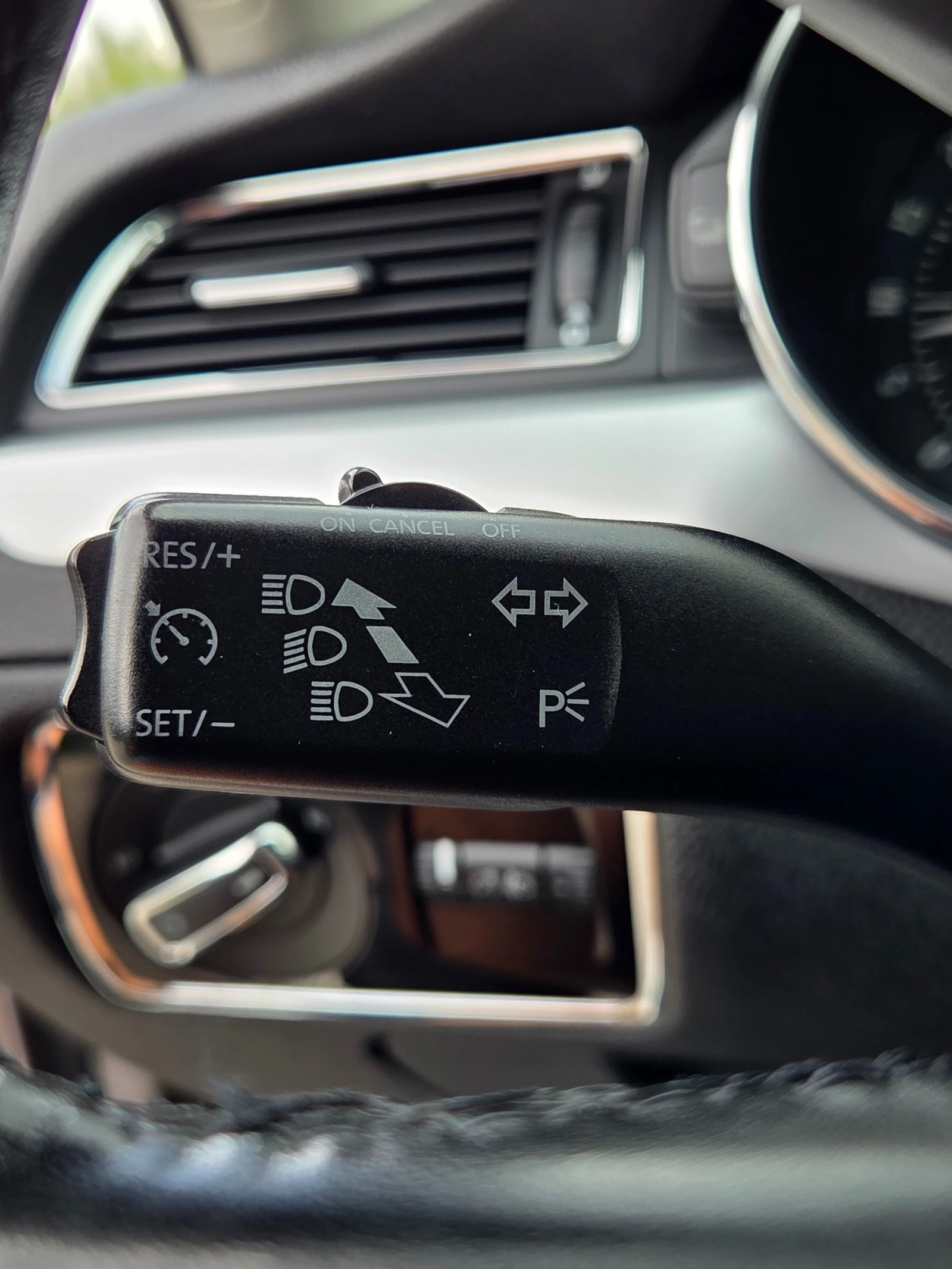 Skoda Superb 2.0TDI Безупречна, снимка 15 - Автомобили и джипове - 55314001