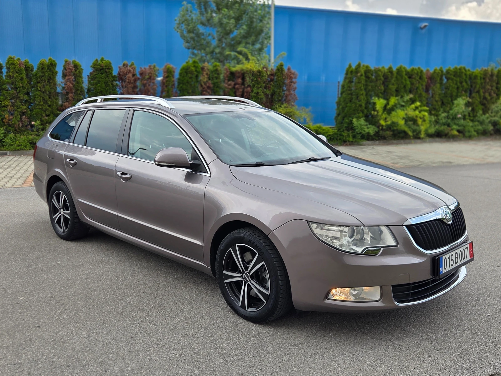 Skoda Superb 2.0TDI Безупречна, снимка 5 - Автомобили и джипове - 55314001