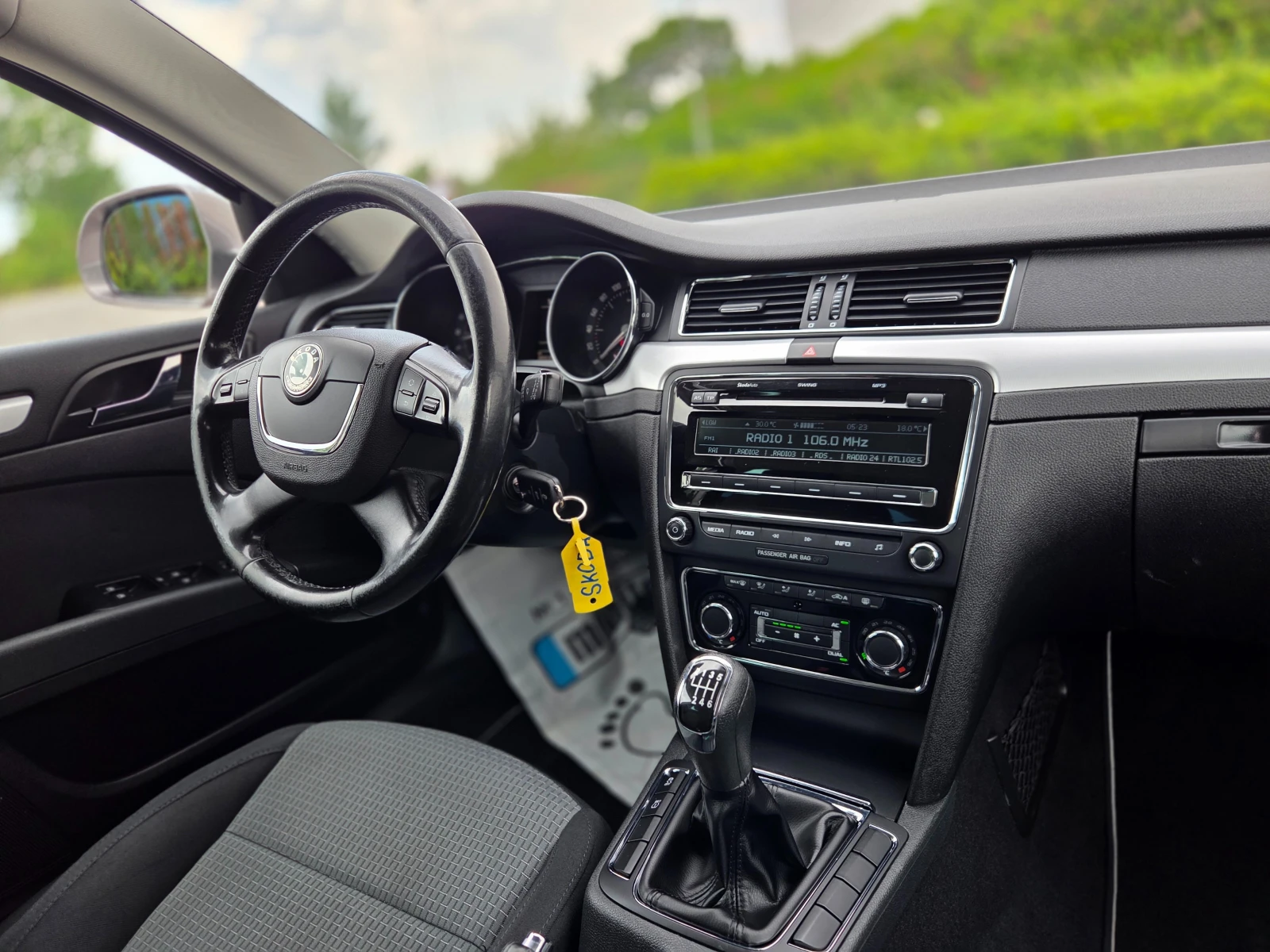 Skoda Superb 2.0TDI Безупречна, снимка 12 - Автомобили и джипове - 55314001