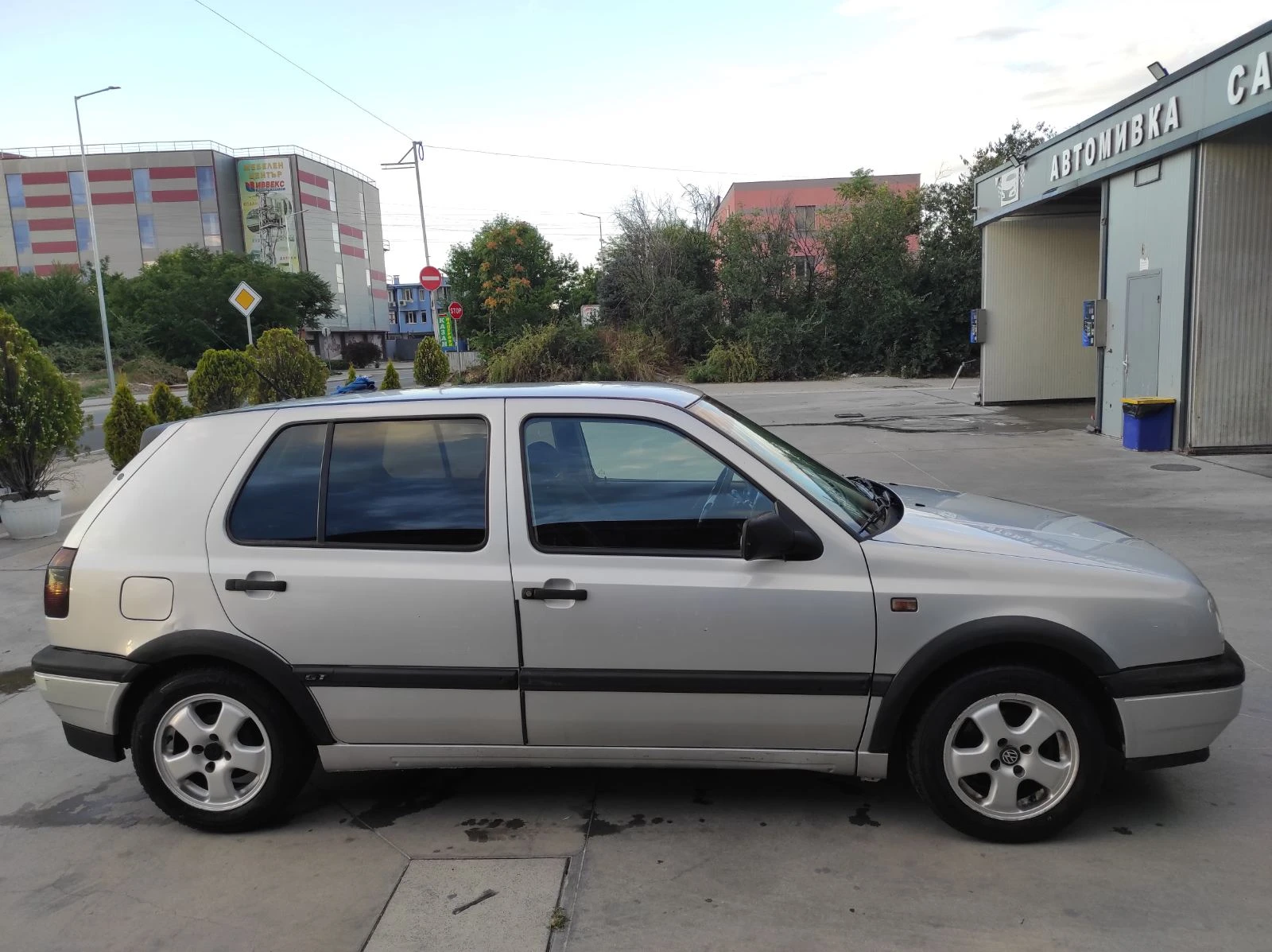 VW Golf, снимка 4 - Автомобили и джипове - 55423895