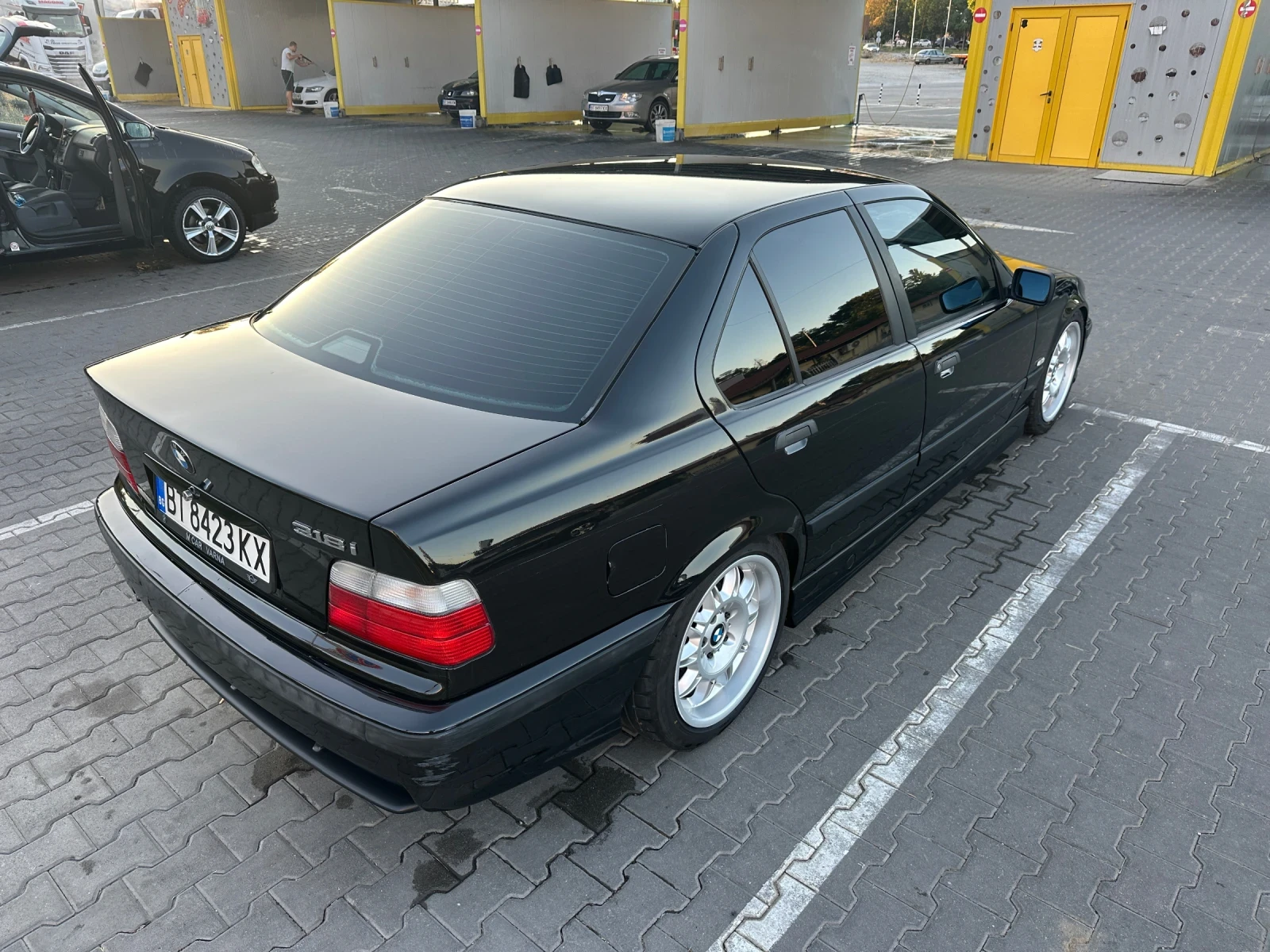 BMW 318, снимка 3 - Автомобили и джипове - 55706890