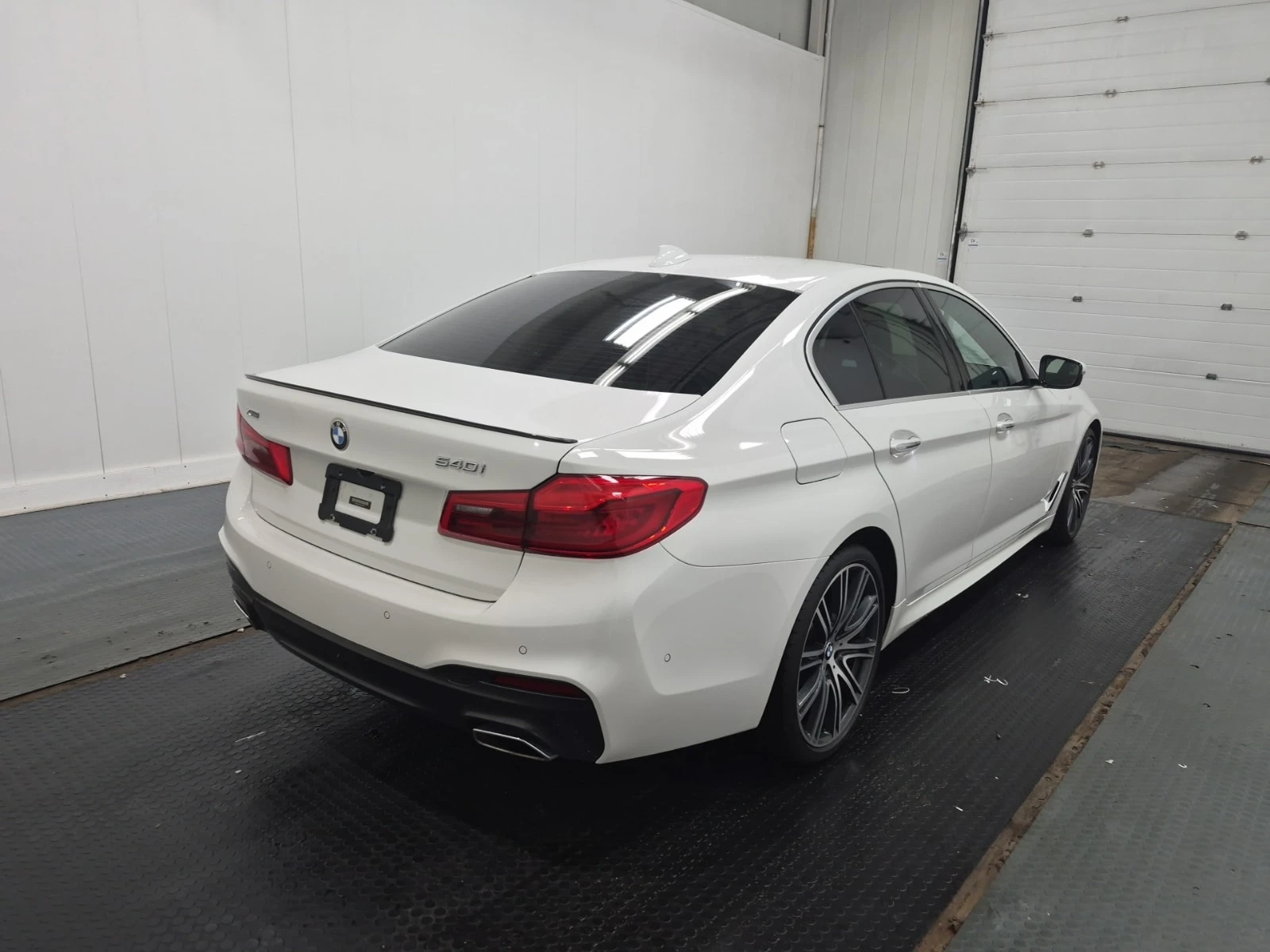 BMW 540 * 540I XDRIVE * CARFAX * , снимка 3 - Автомобили и джипове - 56119335