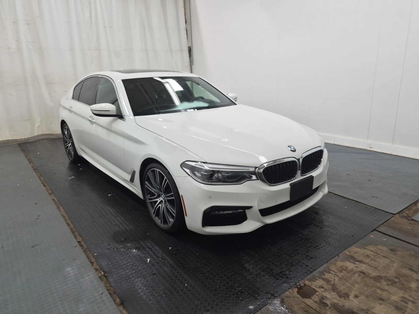 BMW 540 * 540I XDRIVE * CARFAX * , снимка 2 - Автомобили и джипове - 56119335