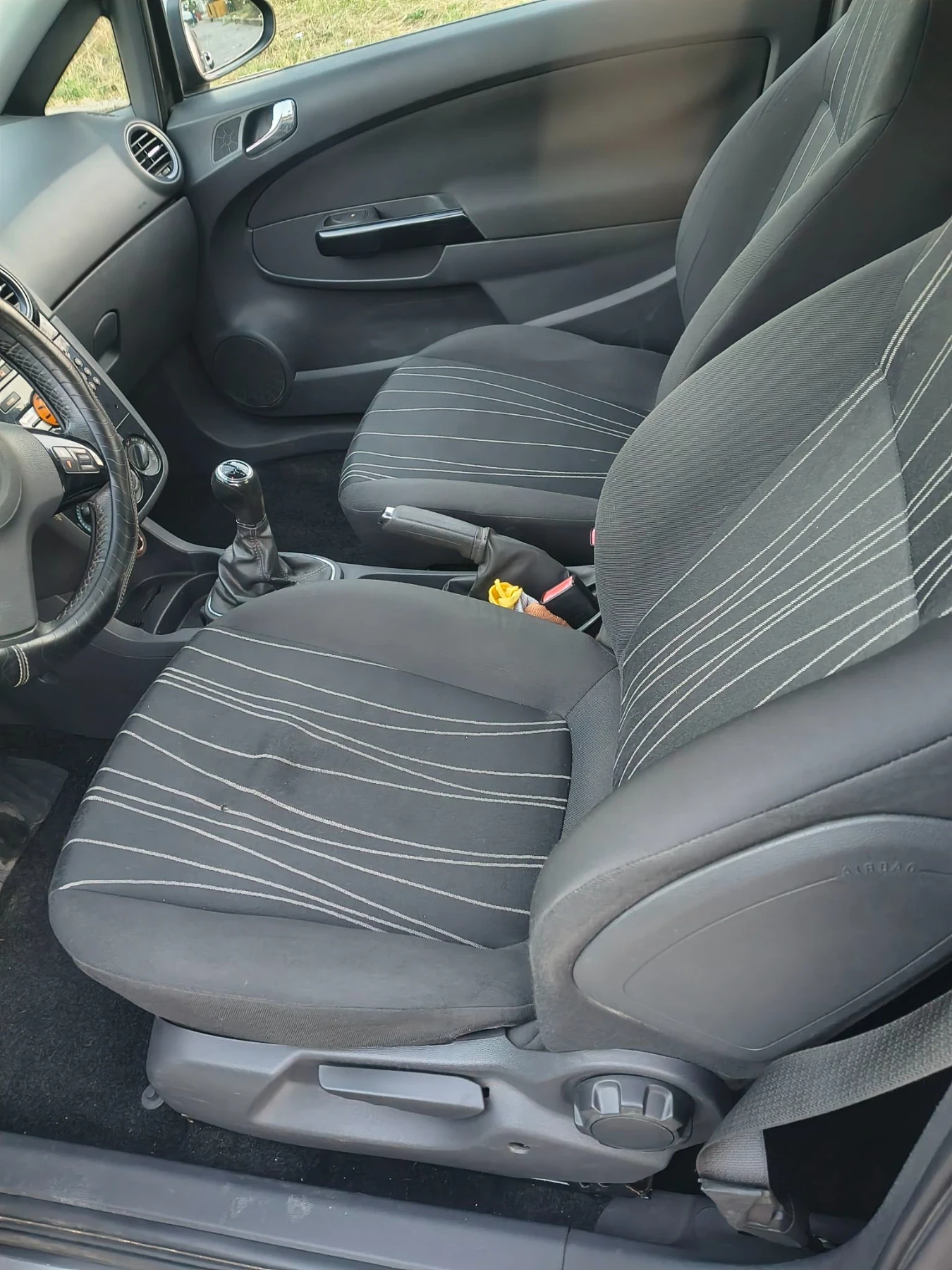 Opel Corsa 1.3турбо, снимка 9 - Автомобили и джипове - 56155497