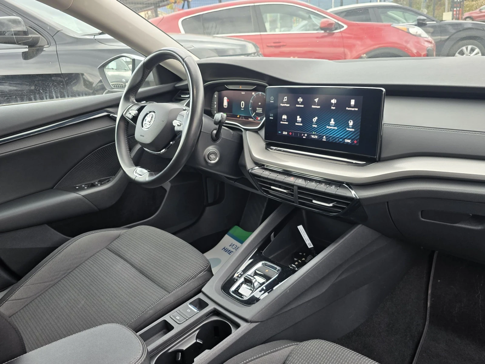 Skoda Octavia 2.0TDi /Автоматик /Лизинг , снимка 13 - Автомобили и джипове - 56279399