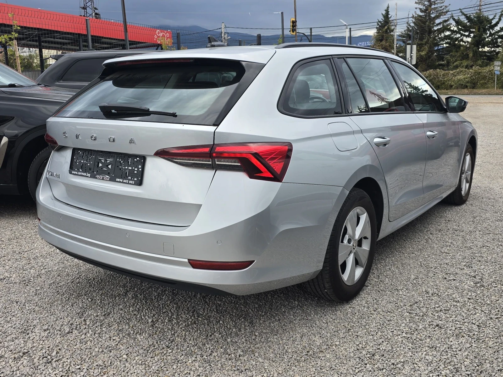 Skoda Octavia 2.0TDi /Автоматик /Лизинг , снимка 4 - Автомобили и джипове - 56279399
