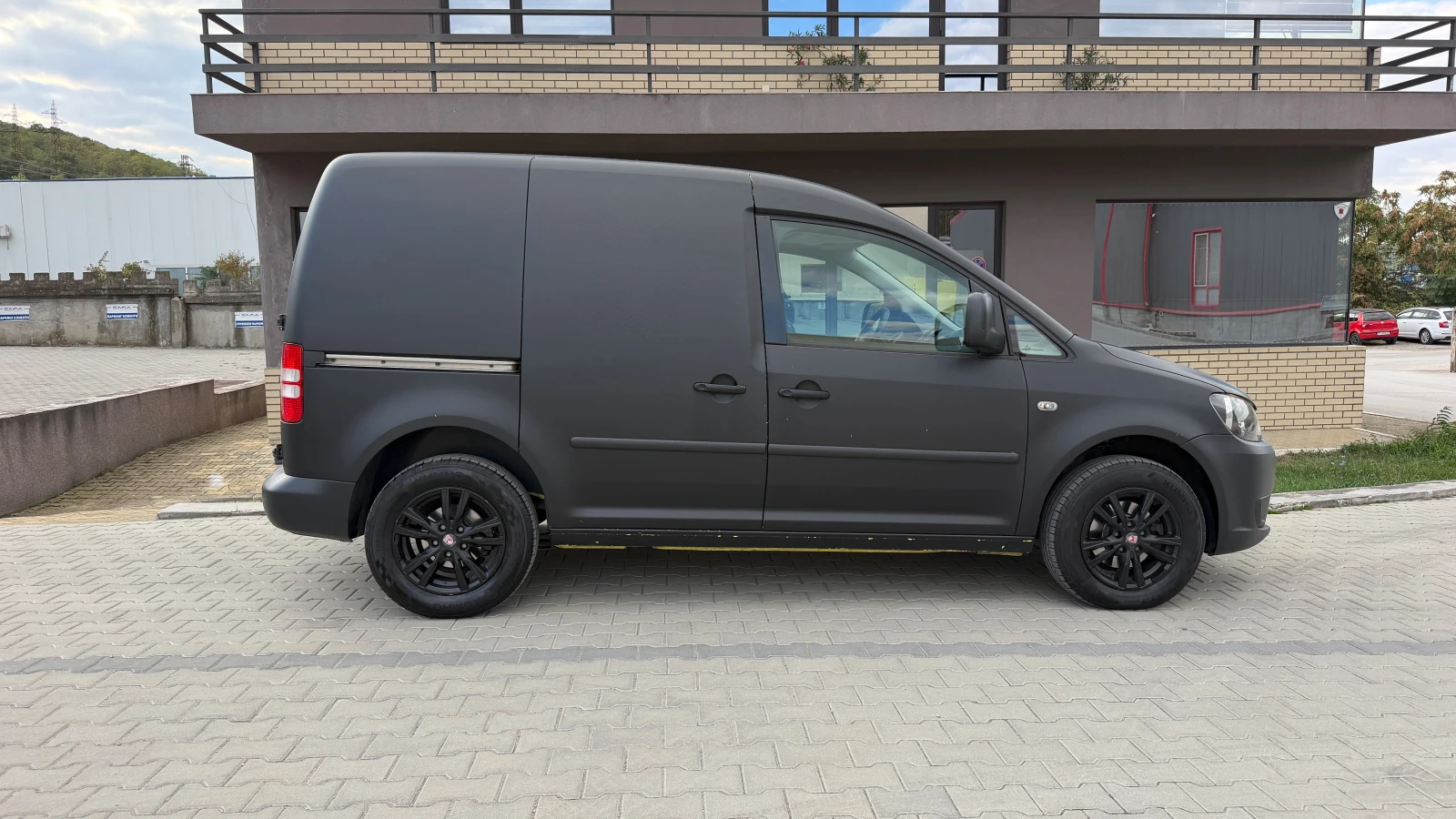 VW Caddy, снимка 11 - Автомобили и джипове - 56319391
