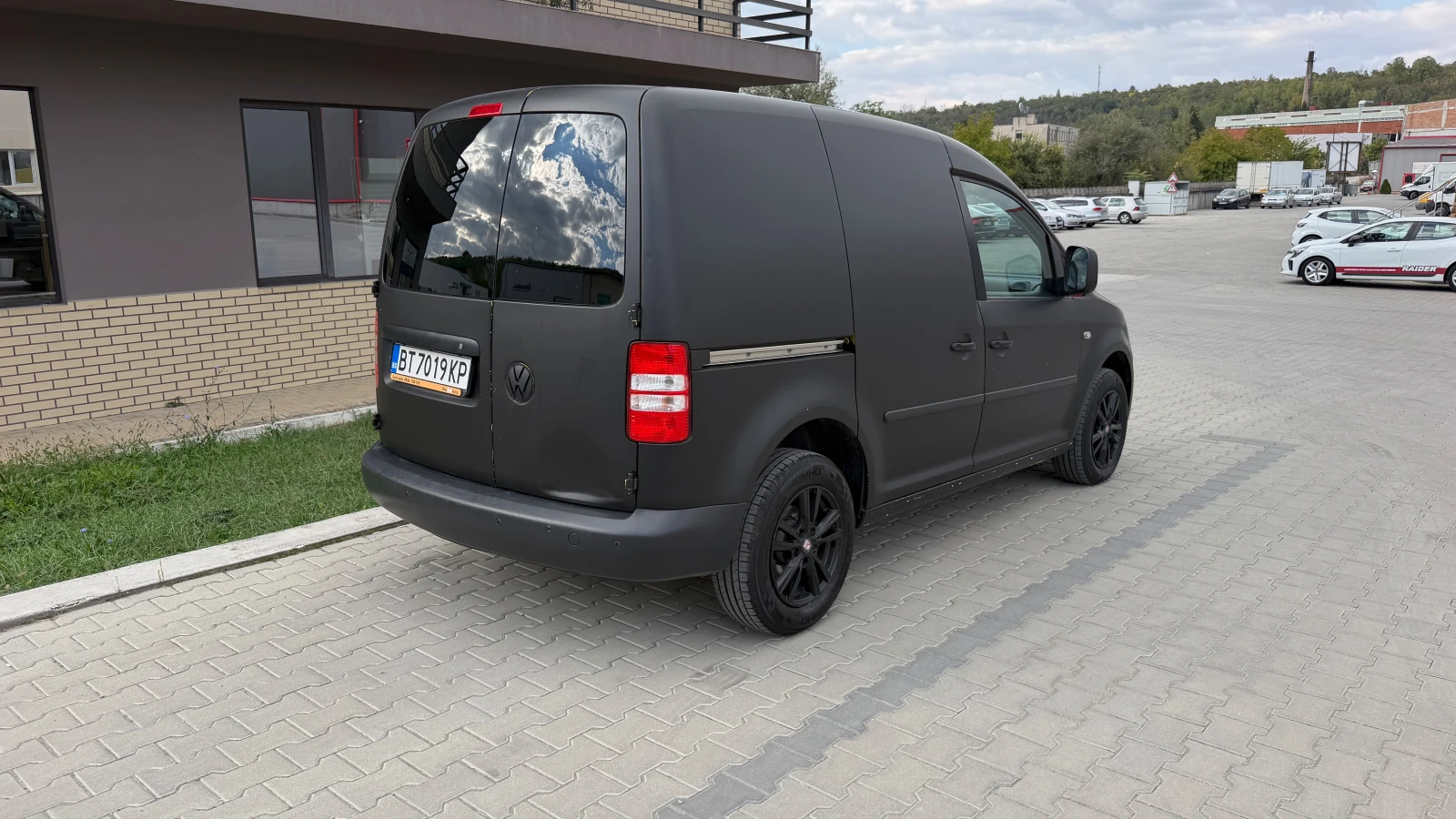 VW Caddy, снимка 12 - Автомобили и джипове - 56319391