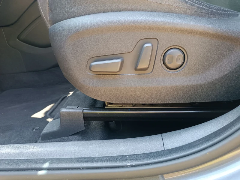 Hyundai Tucson 2.0 D 185 kc, снимка 14 - Автомобили и джипове - 52789406