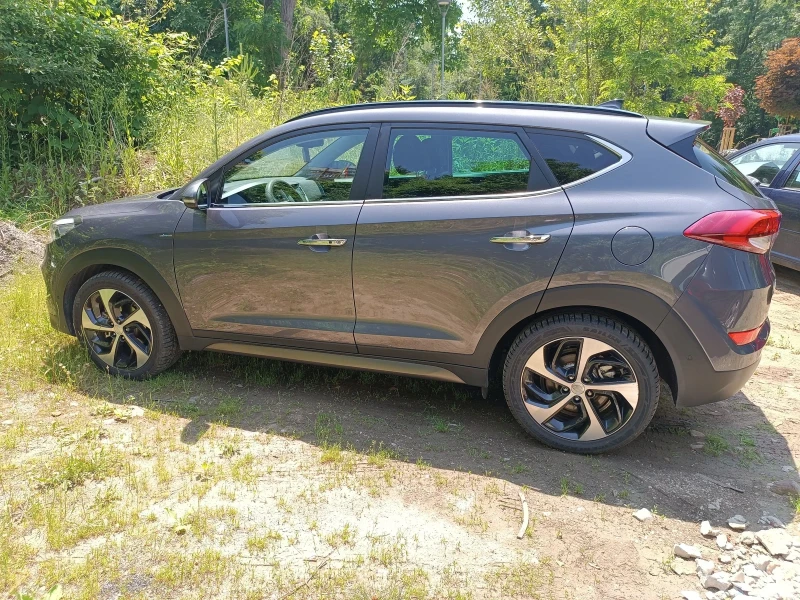 Hyundai Tucson 2.0 D 185 kc, снимка 4 - Автомобили и джипове - 52789406