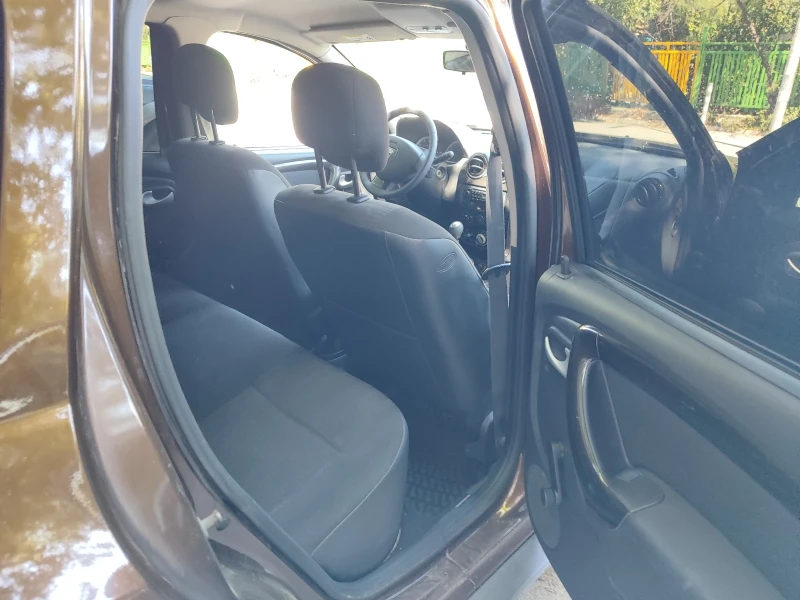 Dacia Duster, снимка 7 - Автомобили и джипове - 52480523