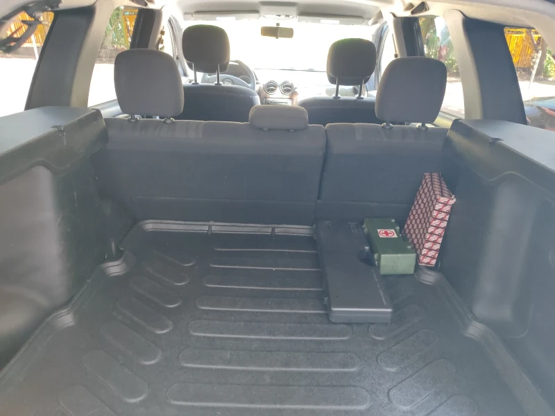 Dacia Duster, снимка 10 - Автомобили и джипове - 52480523