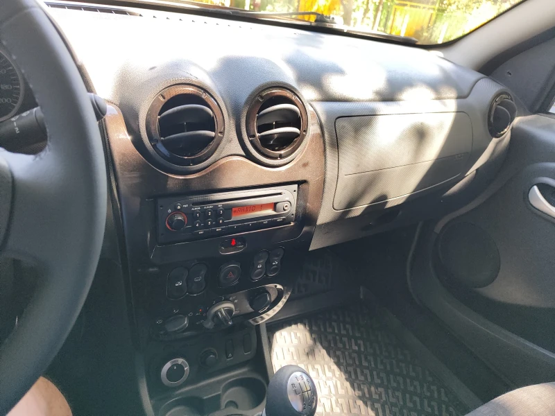 Dacia Duster, снимка 12 - Автомобили и джипове - 52480523