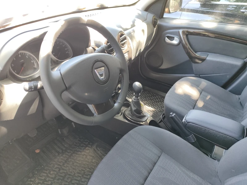 Dacia Duster, снимка 15 - Автомобили и джипове - 52480523
