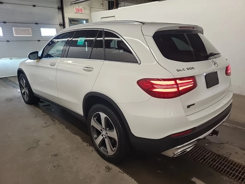 Mercedes-Benz GLC * 300 * CARFAX * ЦЕНА ДО БГ, снимка 5 - Автомобили и джипове - 53333258