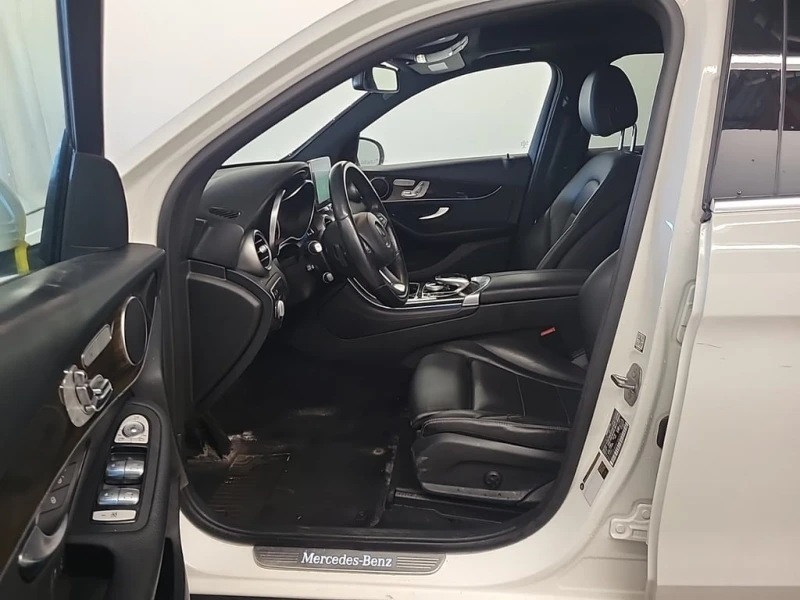 Mercedes-Benz GLC * 300 * CARFAX * ЦЕНА ДО БГ, снимка 8 - Автомобили и джипове - 53333258