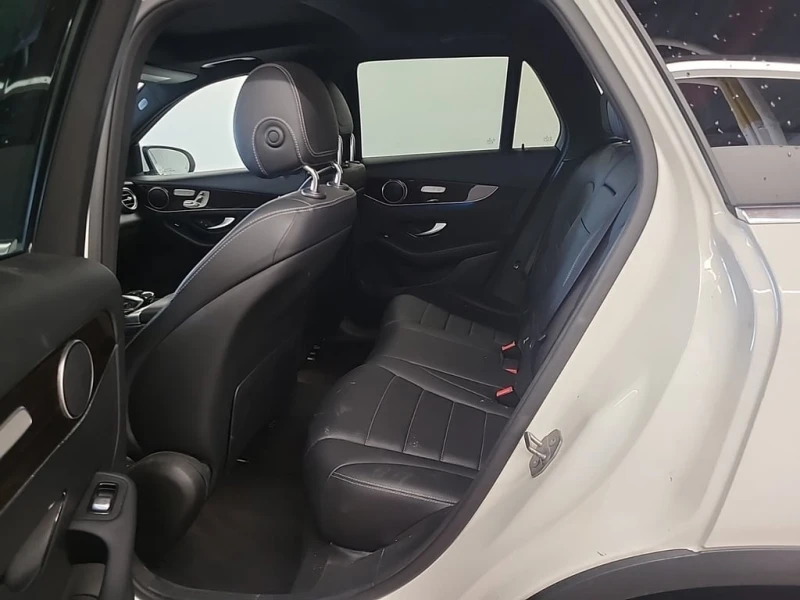 Mercedes-Benz GLC * 300 * CARFAX * ЦЕНА ДО БГ, снимка 13 - Автомобили и джипове - 53333258