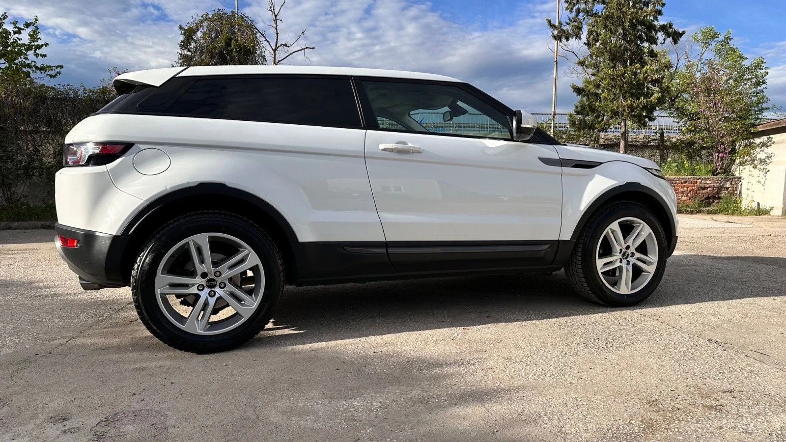 Land Rover Range Rover Evoque 2.2 SD4 - изображение 4