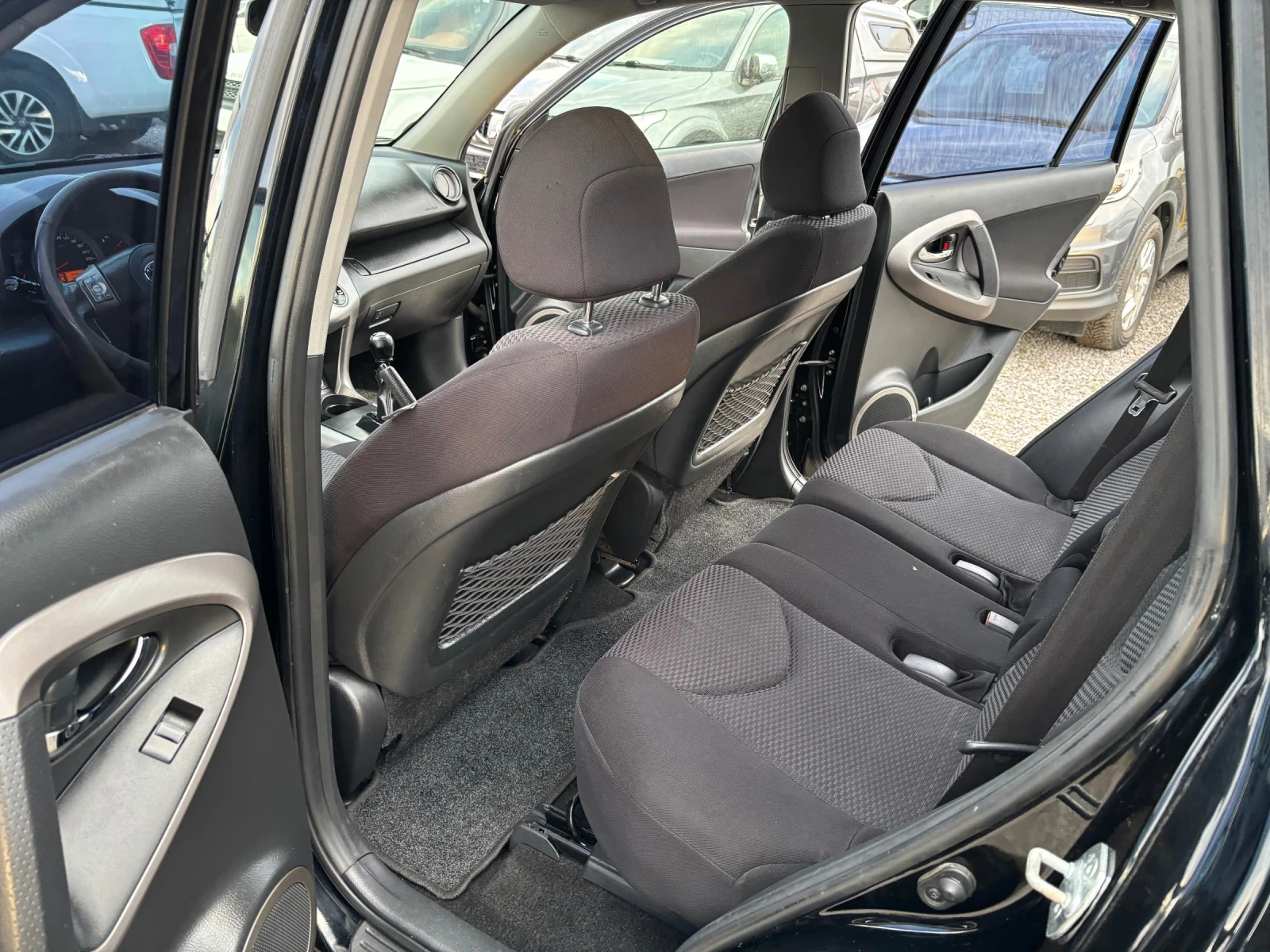 Toyota Rav4 2.2-D4D NAVI - изображение 10