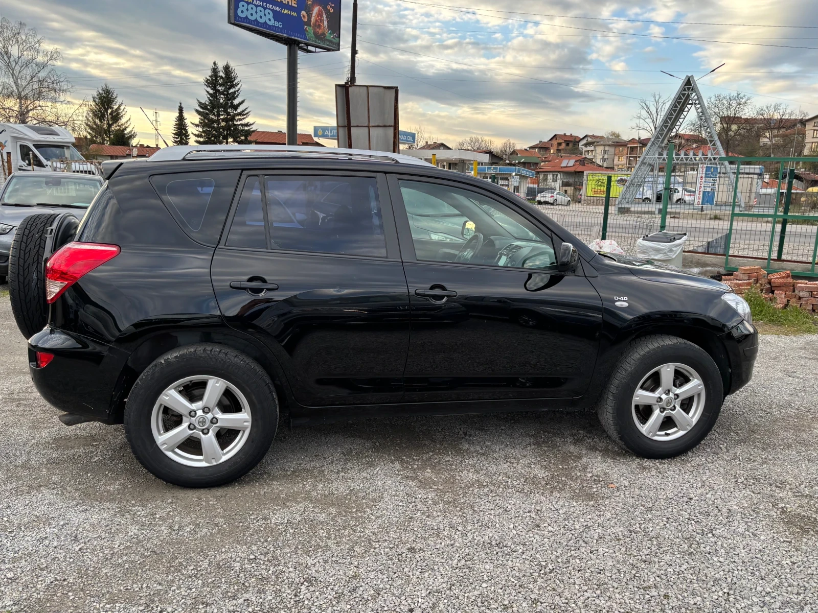 Toyota Rav4 2.2-D4D NAVI - изображение 2