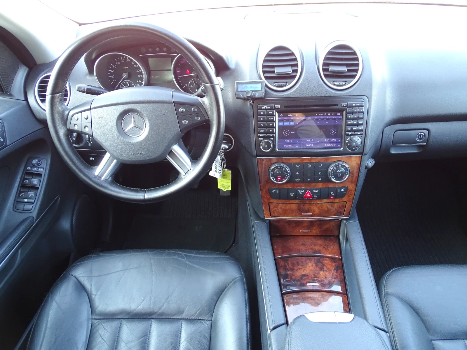 Mercedes-Benz ML 320 3.2CDI_На Пружини_* НАВИ_КАМЕРА_* , снимка 13 - Автомобили и джипове - 54125951