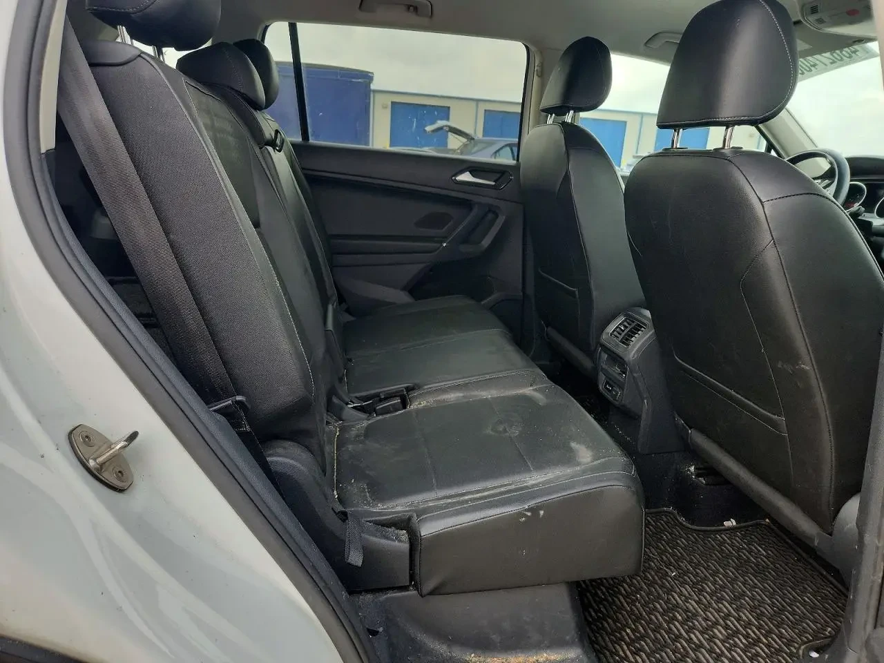 VW Tiguan SE, снимка 10 - Автомобили и джипове - 54224471