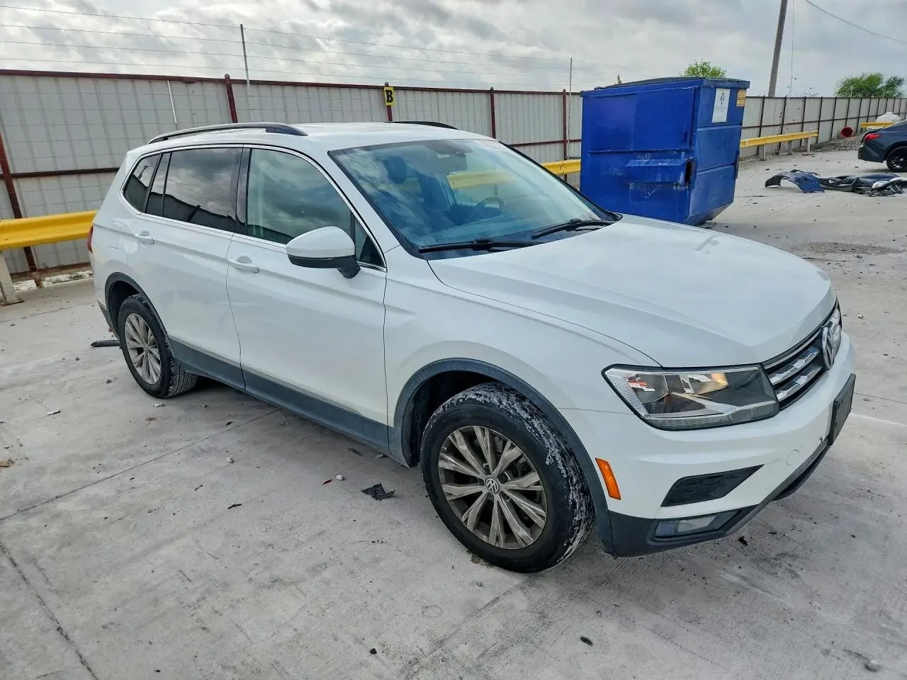 VW Tiguan SE, снимка 2 - Автомобили и джипове - 54224471