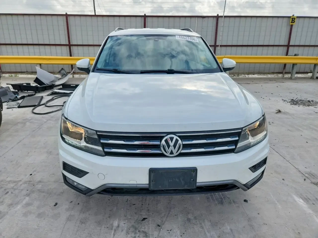 VW Tiguan SE, снимка 3 - Автомобили и джипове - 54224471