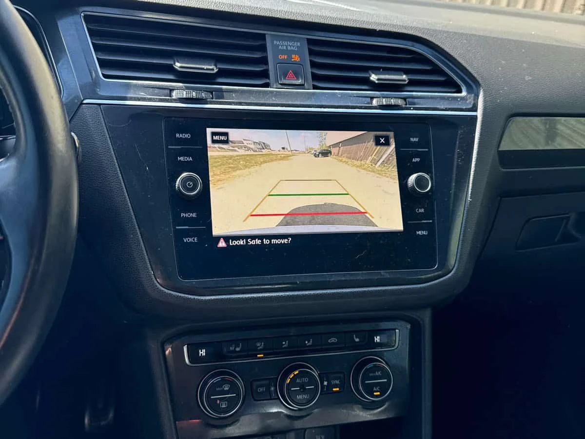 VW Tiguan * Highline * PANO* KEYLESS* ПОДГРЕВ* , снимка 12 - Автомобили и джипове - 54460649