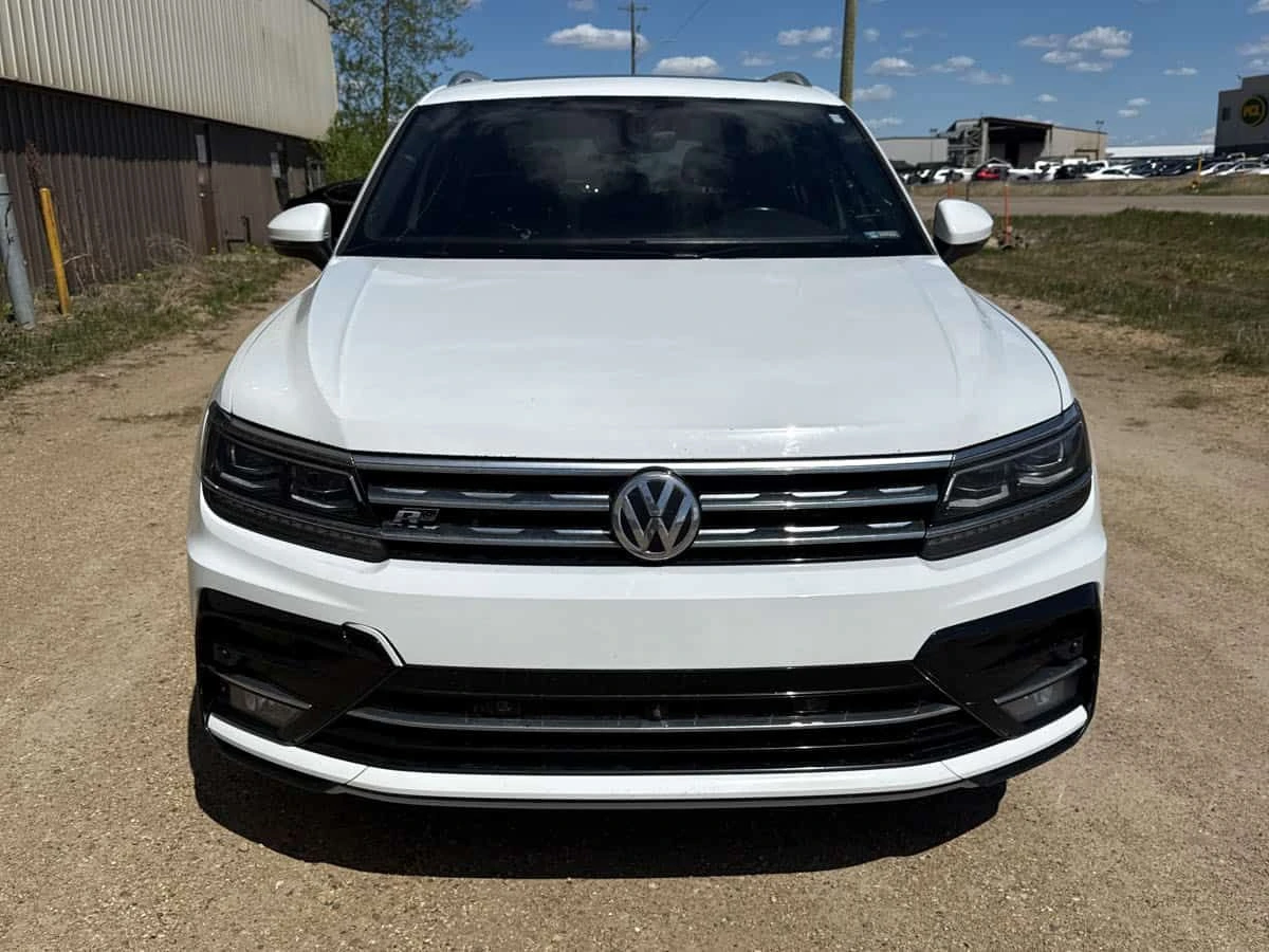 VW Tiguan * Highline * PANO* KEYLESS* ПОДГРЕВ* , снимка 6 - Автомобили и джипове - 54460649
