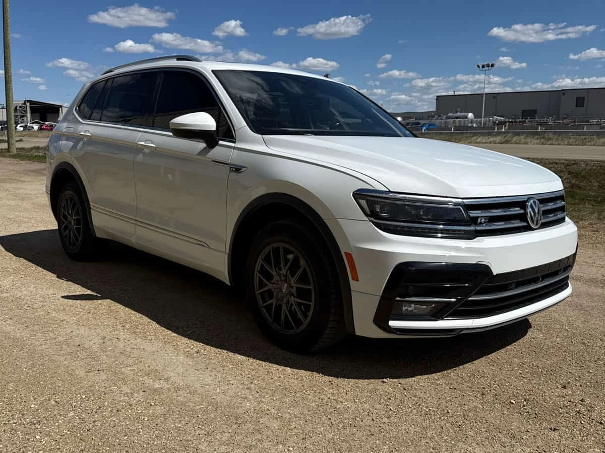 VW Tiguan * Highline * PANO* KEYLESS* ПОДГРЕВ* , снимка 11 - Автомобили и джипове - 54460649