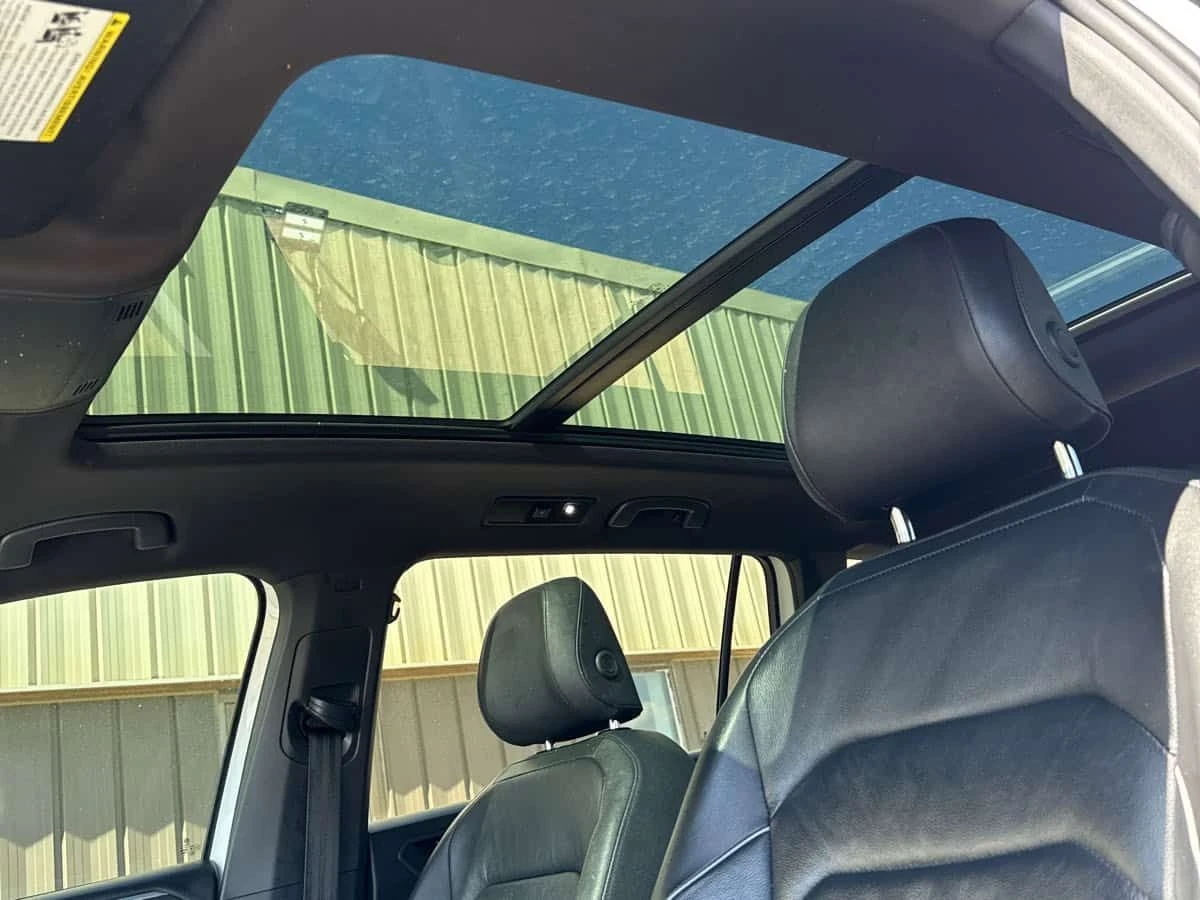 VW Tiguan * Highline * PANO* KEYLESS* ПОДГРЕВ* , снимка 10 - Автомобили и джипове - 54460649