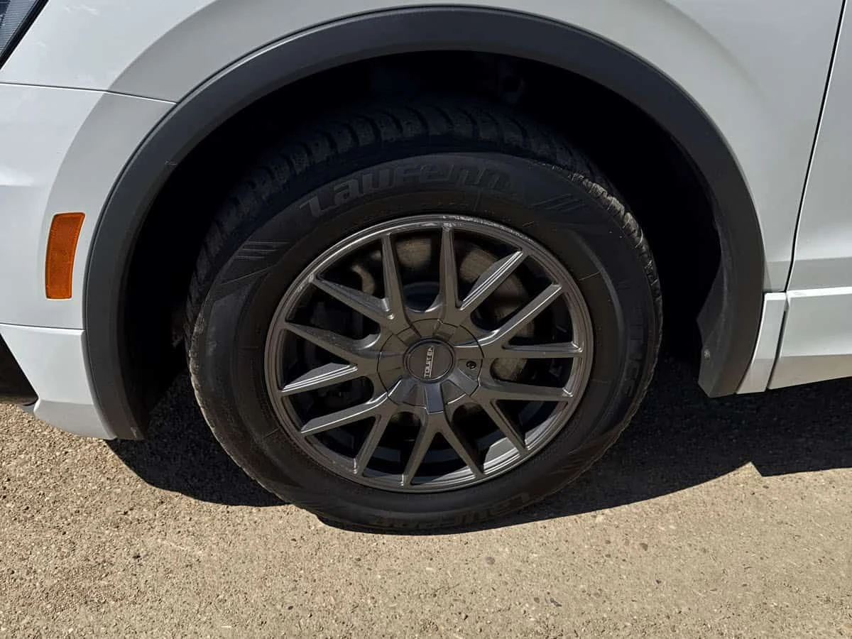 VW Tiguan * Highline * PANO* KEYLESS* ПОДГРЕВ* , снимка 7 - Автомобили и джипове - 54460649