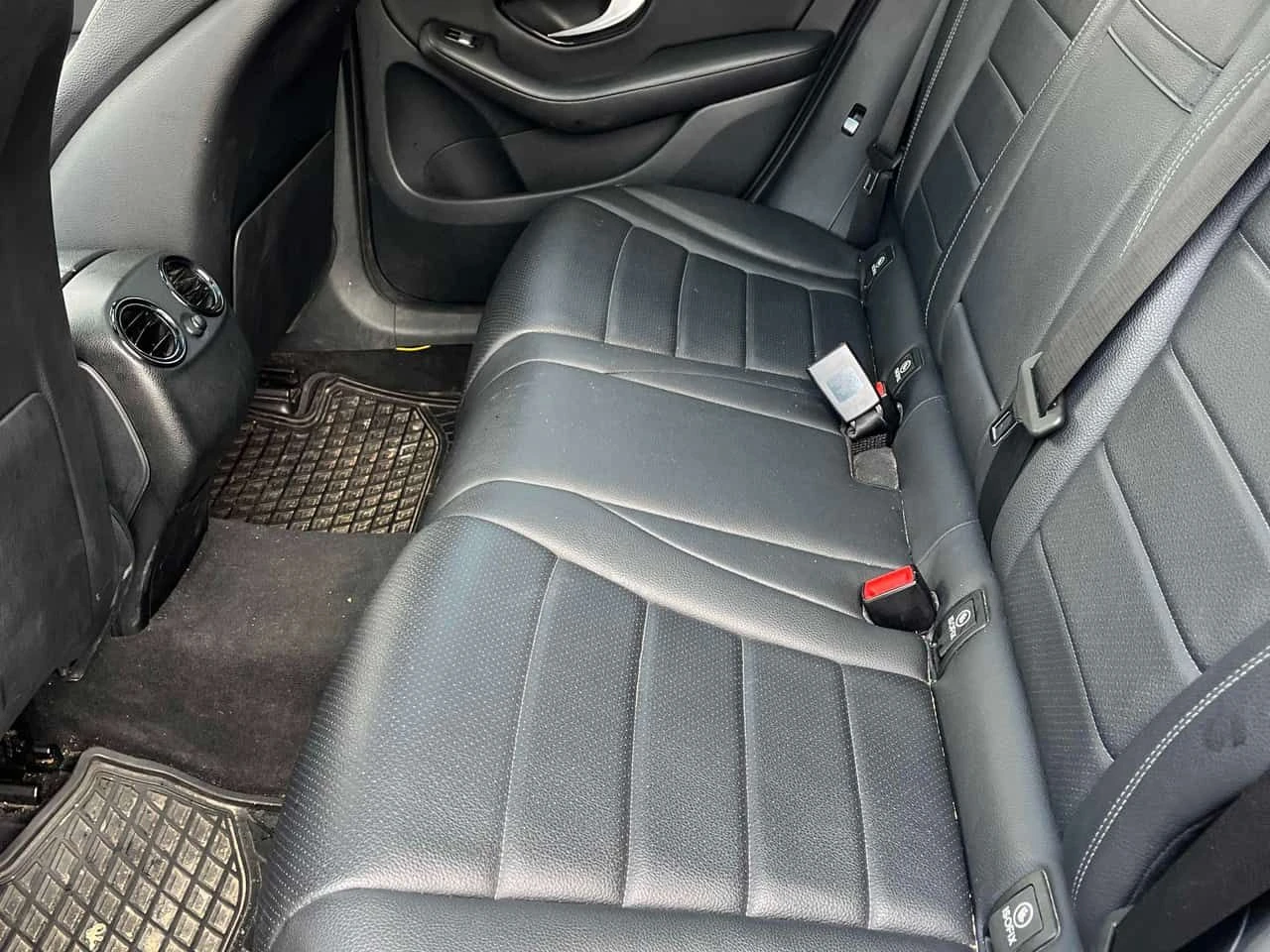 Mercedes-Benz GLC 300 * CARFAX * 2 КЛЮЧА * ПАНОРАМА * ПОДГРЕВИ * , снимка 11 - Автомобили и джипове - 54528886