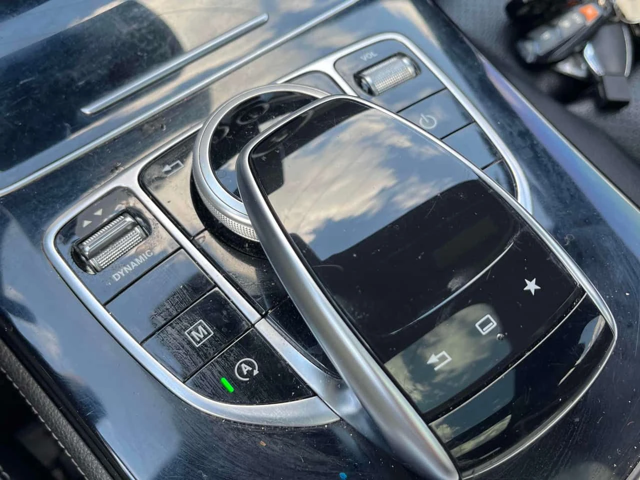 Mercedes-Benz GLC 300 * CARFAX * 2 КЛЮЧА * ПАНОРАМА * ПОДГРЕВИ * , снимка 9 - Автомобили и джипове - 54528886
