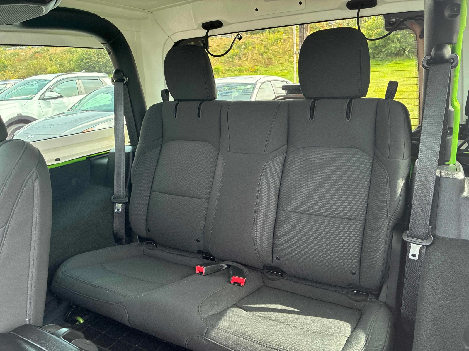 Jeep Wrangler Sport S* CARFAX* АВТОКРЕДИТ БЕЗ ПЪРВОНАЧАЛНА ВНОСК, снимка 14 - Автомобили и джипове - 56114815