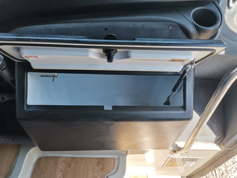 Iveco Daily АВТОБУС 32+ 1 МЕСТА, снимка 10 - Бусове и автобуси - 51095570