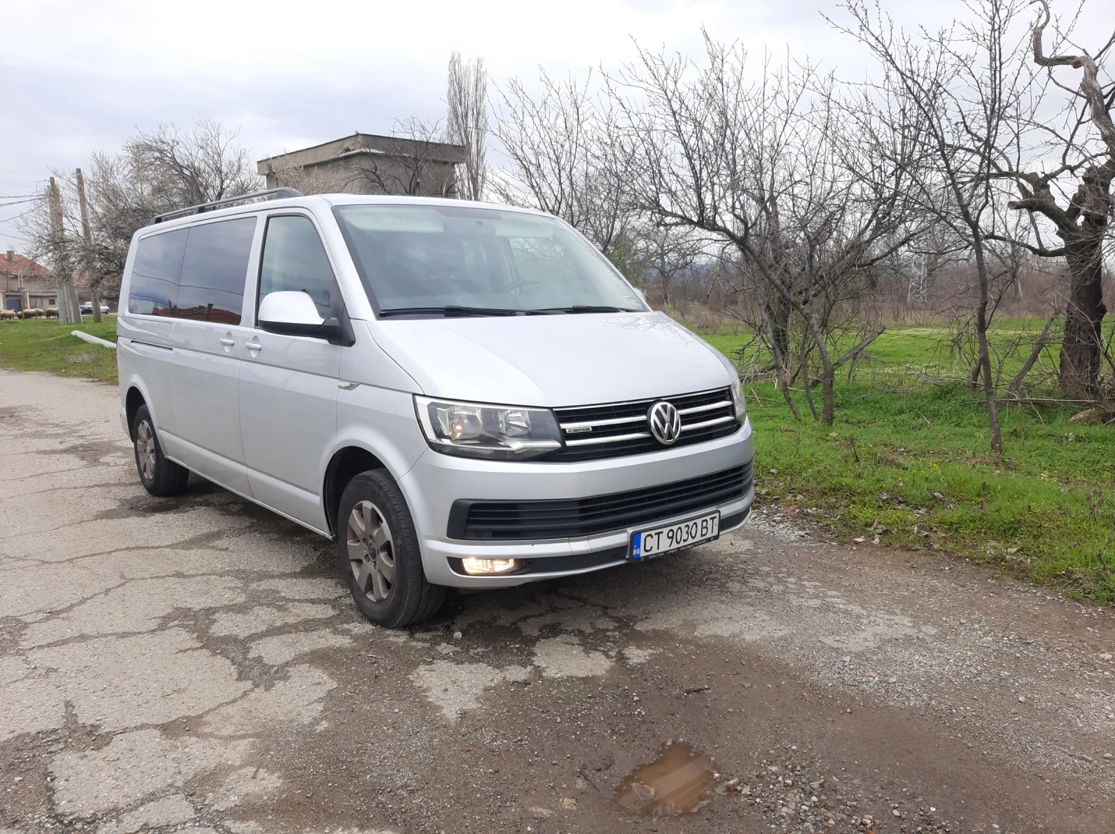 VW Caravelle 2.0 TDI 9 места дълга база, снимка 2 - Бусове и автобуси - 54031999