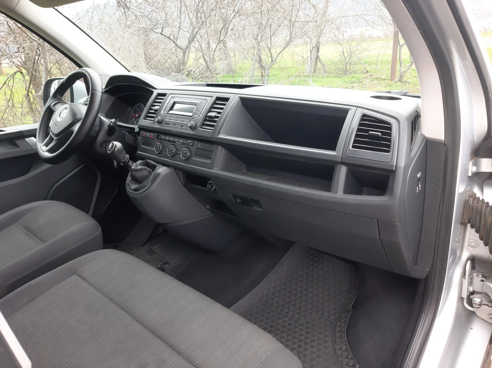 VW Caravelle 2.0 TDI 9 места дълга база, снимка 7 - Бусове и автобуси - 54031999