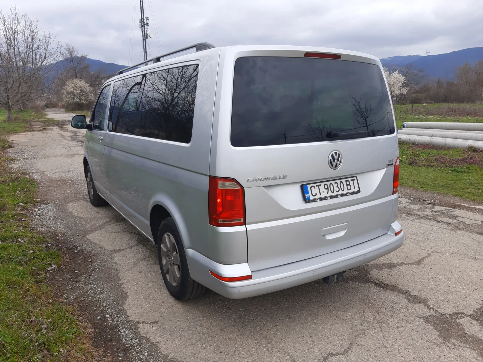 VW Caravelle 2.0 TDI 9 места дълга база, снимка 4 - Бусове и автобуси - 54031999