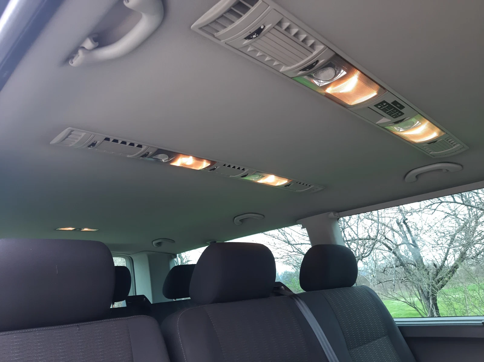 VW Caravelle 2.0 TDI 9 места дълга база, снимка 6 - Бусове и автобуси - 54031999