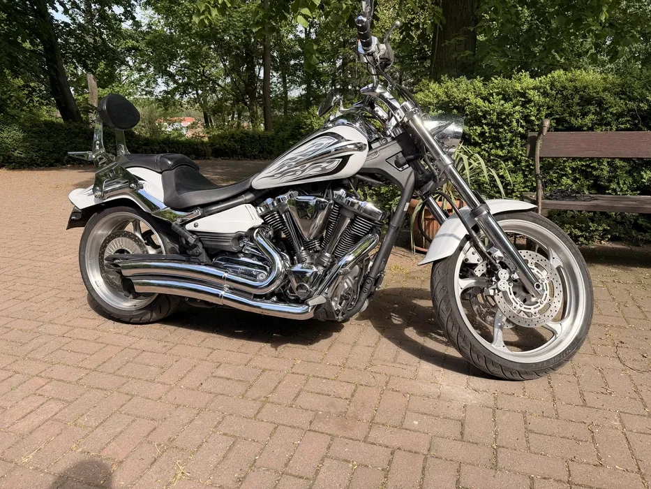 Yamaha Raider WHITE HORSE