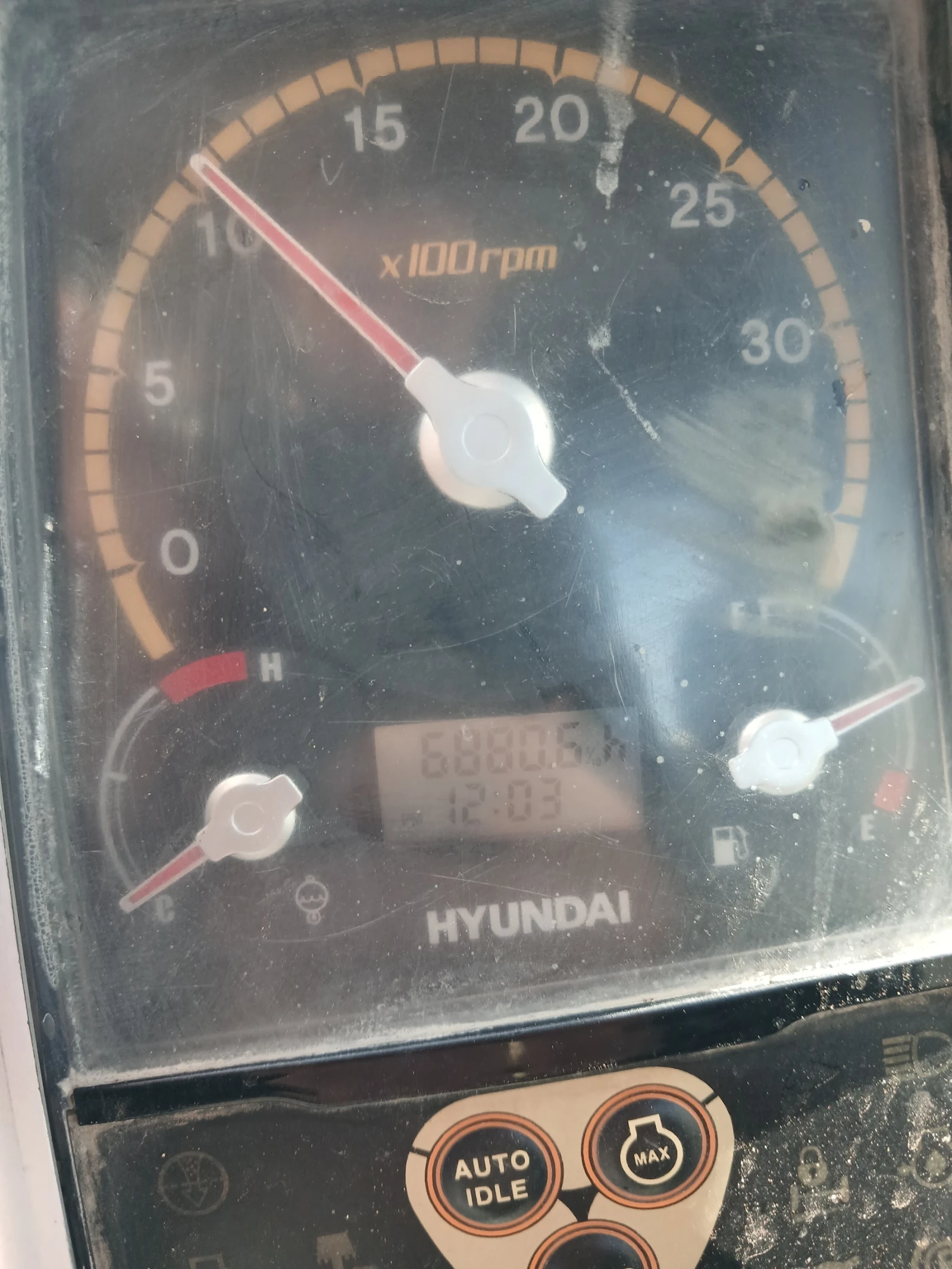 Багер Hyundai Robex 80CR-9, снимка 17 - Индустриална техника - 54604039