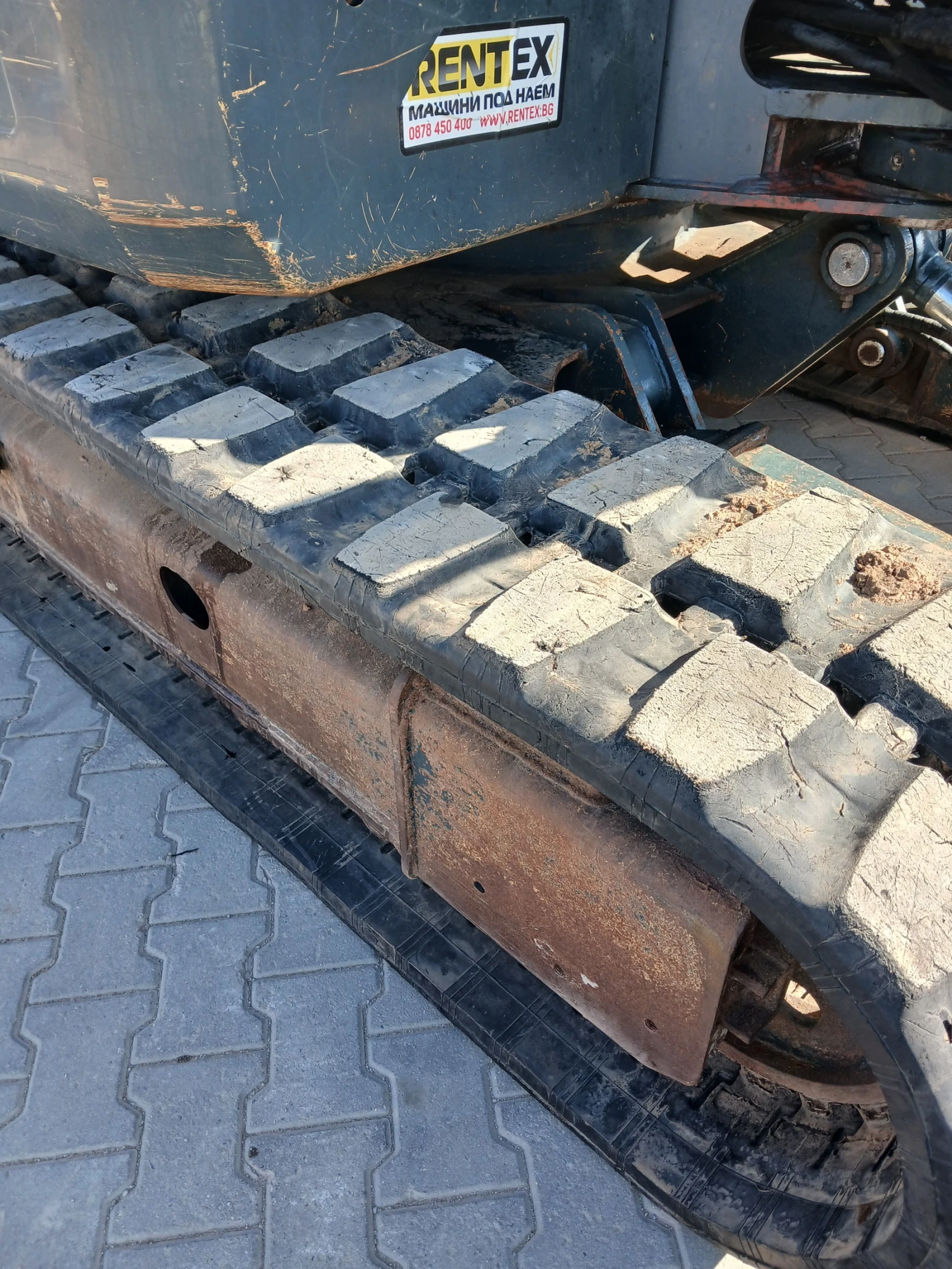 Багер Hyundai Robex 80CR-9, снимка 13 - Индустриална техника - 54604039
