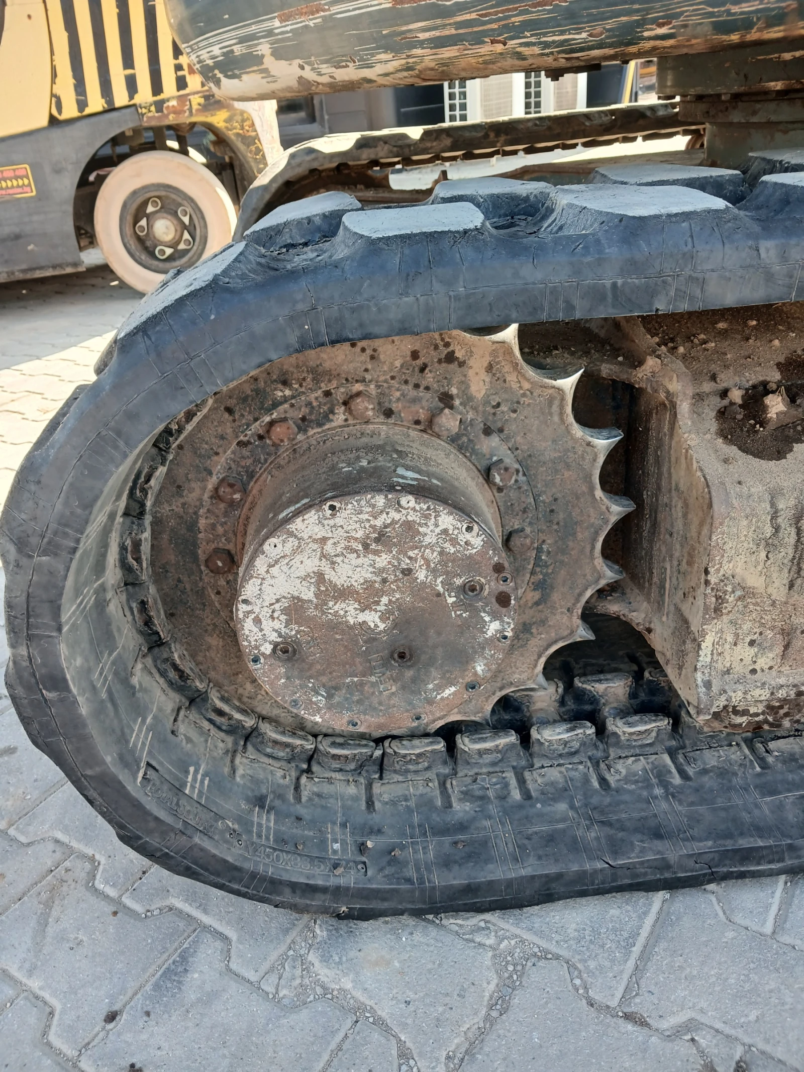 Багер Hyundai Robex 80CR-9, снимка 6 - Индустриална техника - 54604039