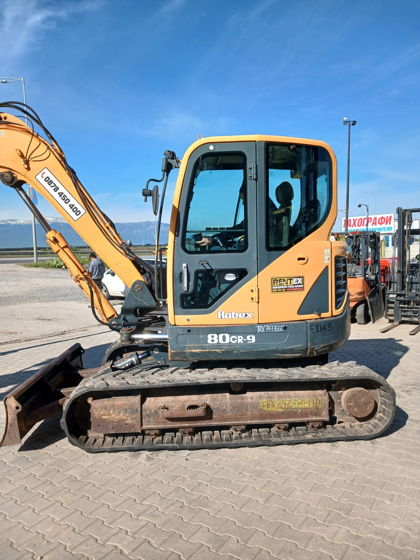 Багер Hyundai Robex 80CR-9, снимка 11 - Индустриална техника - 54604039